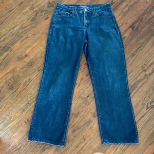 NYDJ embellished back pockets. Size 8